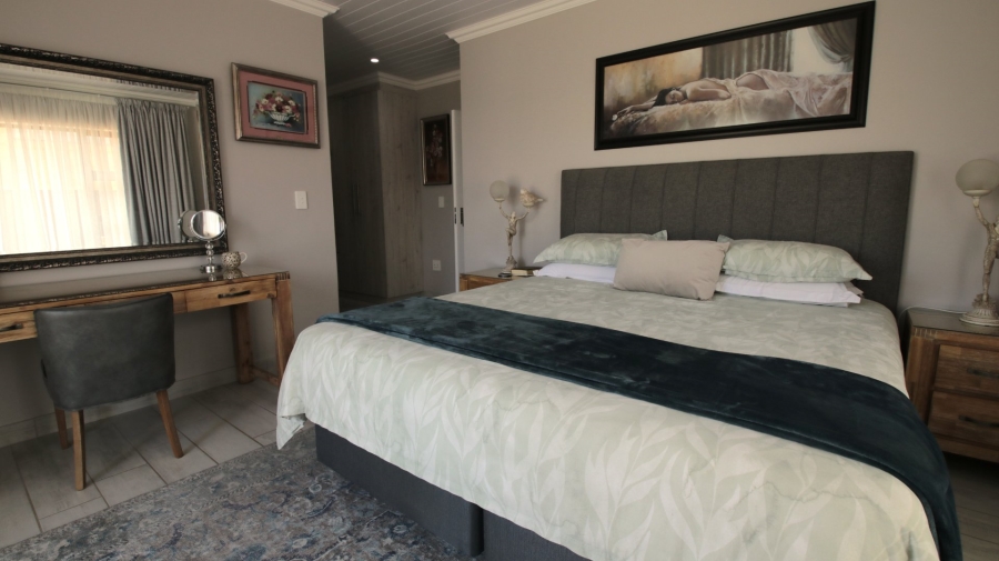 5 Bedroom Property for Sale in Dana Bay Western Cape